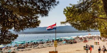 Хрватскиот туризам под притисок: Министерот повикува на намалување на цените од 10 до 20%