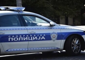 Автобус излета од пат и падна во канал кај Појате: Патниците без сериозни повреди