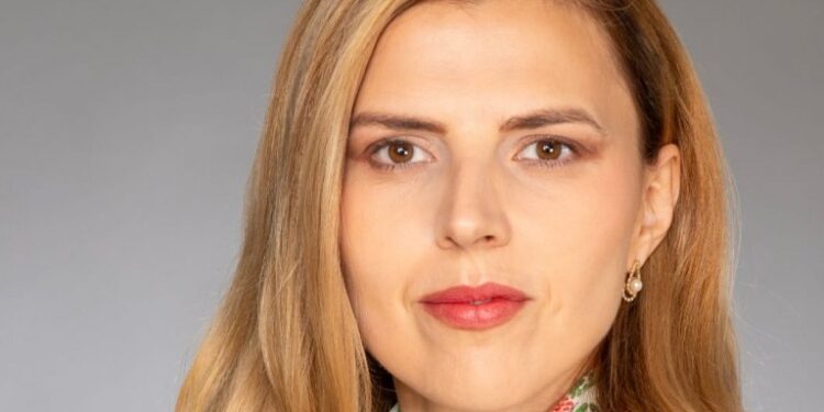 Петрова-Чамова во Брисел: ЕУ-патот на Македонија зависи од спроведување на договореното во 2022