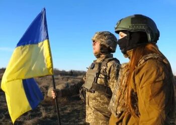 Првиот ден од тридневното примирје, меѓусебни обвинувања меѓу Москва и Киев за негово кршење: Украинскиот преговарач пристигна во САД
