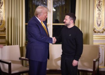 Зеленски по разговорот со Трамп: Постои реална шанса да се стави крај на војната, клучна ќе биде решителноста на САД