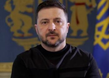 Зеленски: Украина уништи објекти што ја финансираат руската воена машинерија – горат складишта за гориво и танкери