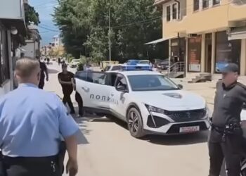 (ФОТО | ВИДЕО) АПСЕЊА ВО ГОСТИВАР: Приведени директорката и менаџментот на ЈП „Комуналец“ по скандалот со загадената вода