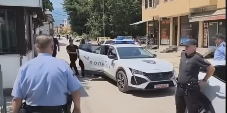 (ФОТО | ВИДЕО) АПСЕЊА ВО ГОСТИВАР: Приведени директорката и менаџментот на ЈП „Комуналец“ по скандалот со загадената вода