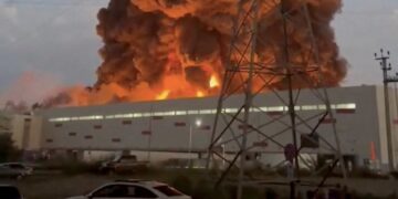 (ВИДЕО) Украина ја погоди логистичката мрежа на рускиот гигант Wildberries: Низа напади врз магацините на „рускиот Amazon“