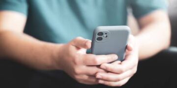 Седум пораки што сите сме ги испратиле барем еднаш – а потоа сме сакале да пропаднеме во земја