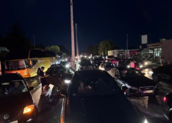 (ВИДЕО) ОГРОМНИ КОЛОНИ НА ЕВЗОНИ: За влез во Македонија се чека и повеќе од три часа