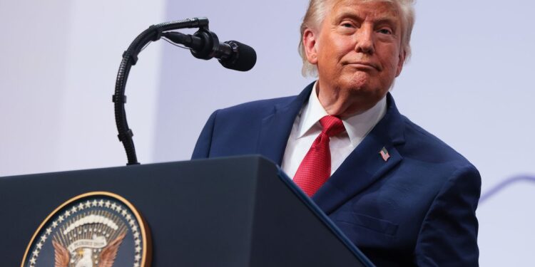 Трамп воведува претплата од 100.000 долари месечно за побрз пристап до објавите на Truth Social