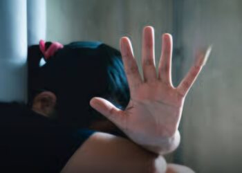 (ВИДЕО) Ја намамиле преку TikTok па ја злоставувале: Тинејџери во Русија осомничени за сексуален напад врз 13-годишно девојче