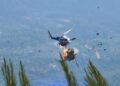 (ВИДЕО) ТЕЖОК ИНЦИДЕНТ ВО ГРЦИЈА: Судир на два спасувачки хеликоптери при гаснење пожар – во тек е потрага по исчезнатиот екипаж
