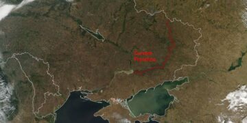 (ВИДЕО) „Спржена земја“ во Украина: Фронтот веќе се гледа од вселената, сателитски снимки покажуваат огромно уништување