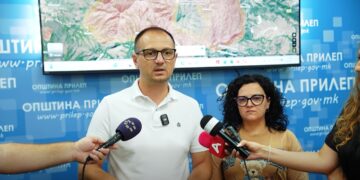 Проданоски: Нема опасност за населените места, над 100 луѓе се на терен