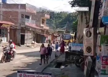 (ВИДЕО) Можеби најстрашната снимка од поплавите во Непал – водениот ѕид снимен од непосредна близина