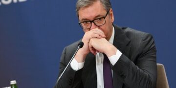 Вучиќ поднесе оставка од претседателската функција: Ќе се бори за премиерската позиција