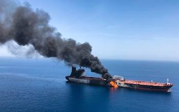 (ВИДЕО) Иран тврди дека погодил американски носач и разурнувач