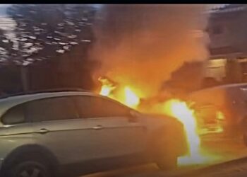 (ВИДЕО) „Глупаците од ТикТок ми го запалија џипот“: Снимка од запалено возило ја вознемири јавноста