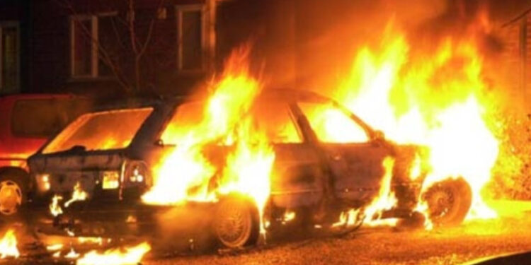 Три автомобили опожарени за само три часа во Скопје