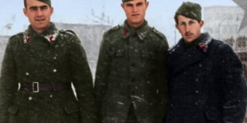 ФОТО | Борци од Леринско во ослободено Скопје: Фотографија потсетува на Првата егејска бригада