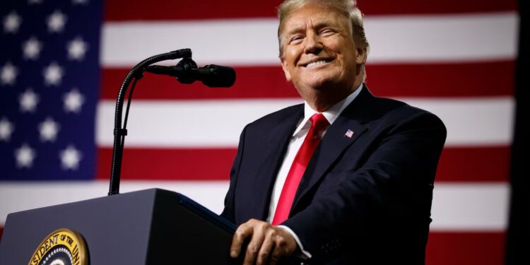 Трамп формираше група за вештачка интелигенција: Американскиот разузнавачки директор ќе ја предводи
