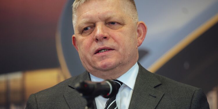 Фицо: Словачка и Унгарија нема да учествуваат во нов заем од 70 милијарди евра за Украина