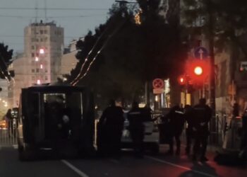 ВИДЕО | Колони полиција во центарот на Белград: Жандармерија во полна опрема