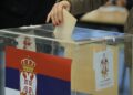 Српските државјани денеска гласаат во Скопје и Куманово: Србија избира нов парламент на историски избори