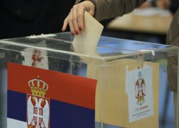 Српските државјани денеска гласаат во Скопје и Куманово: Србија избира нов парламент на историски избори